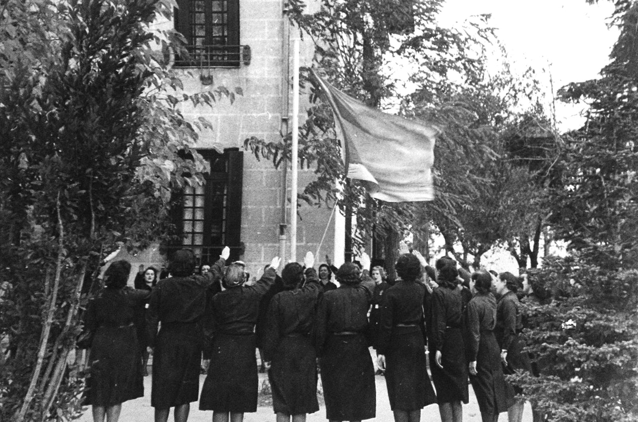 COLLECTION OF PROPAGANDA PHOTOGRAPHS OF THE SECCI\u00d3N FEMENINA