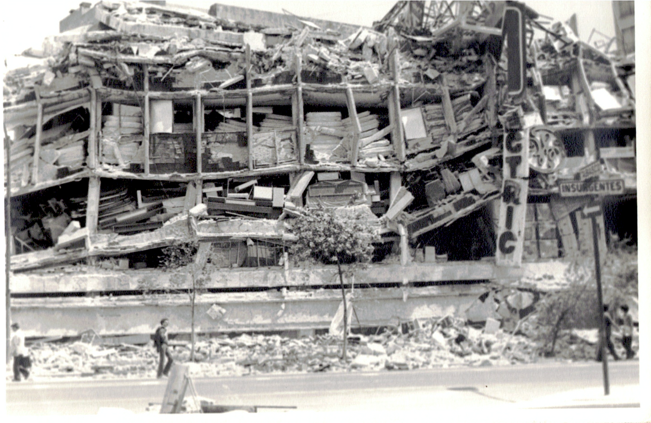 75 Photographs of the Aftermath of the Mexico City Earthquake