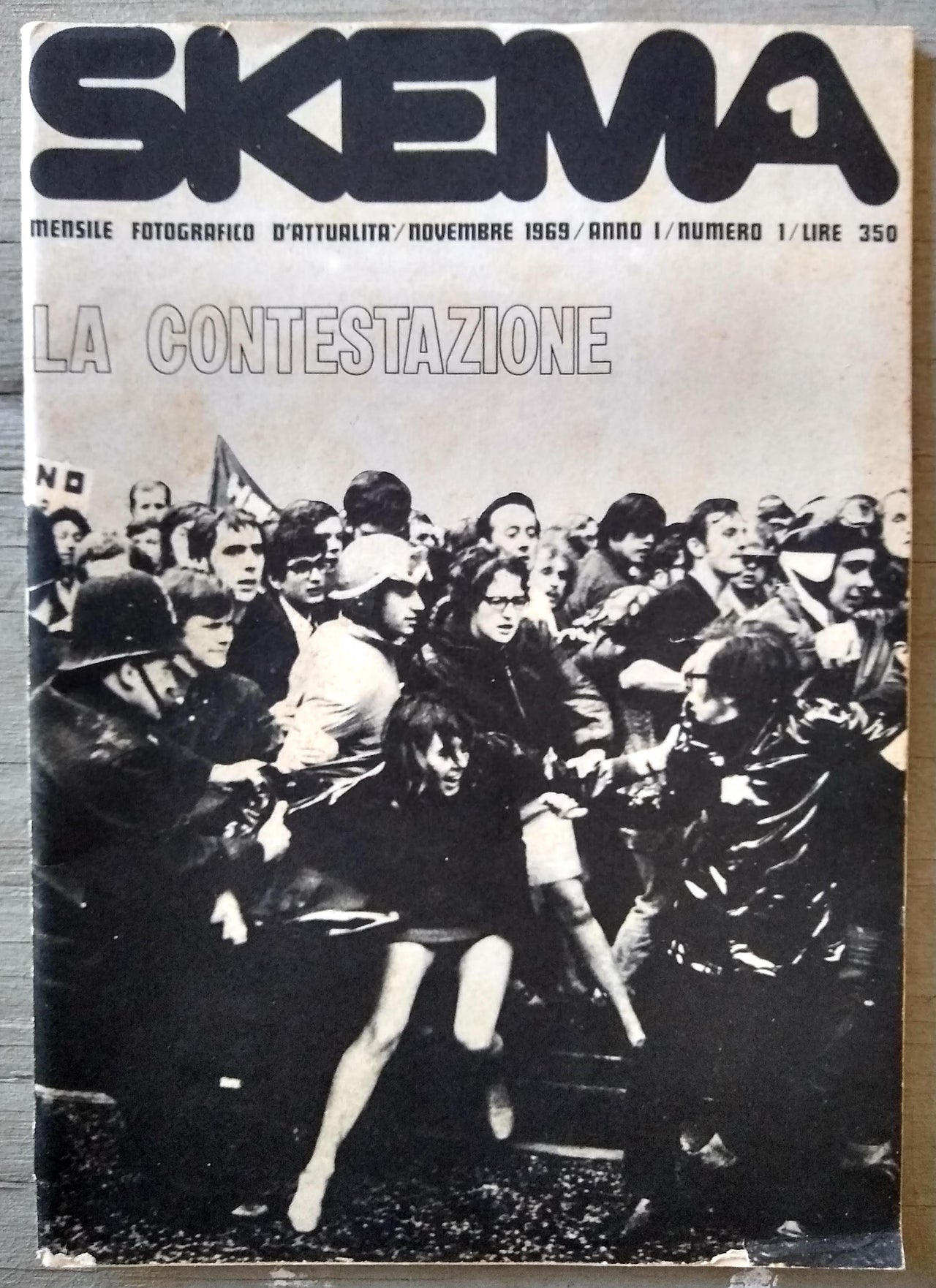 Skema. Mensile fotografico d'attualità (all published), 1969-1974.