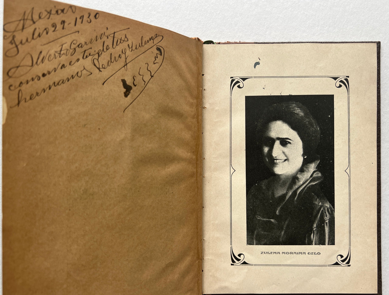 Los misterios desvelados [sic]; tratados de quirognomia; el árbol del ocultismo [...].